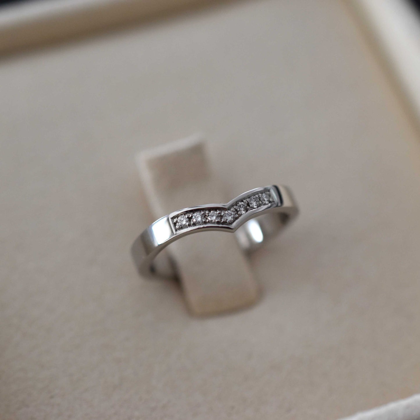 Zlati prstan STACKING RINGz diamanti iz belega zlata, art. DNR670