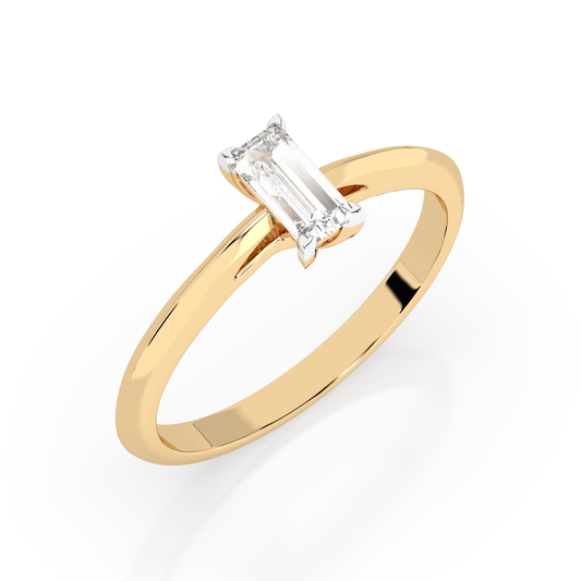 Zaročni prstan iz rumenega zlata s pravokotnim naravnim diamantom