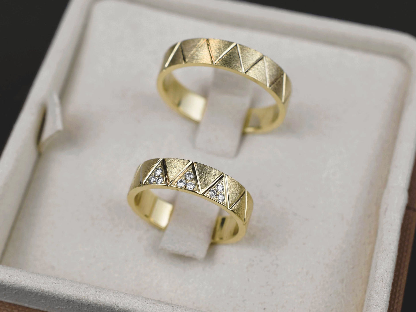 Zlati poročni prstani