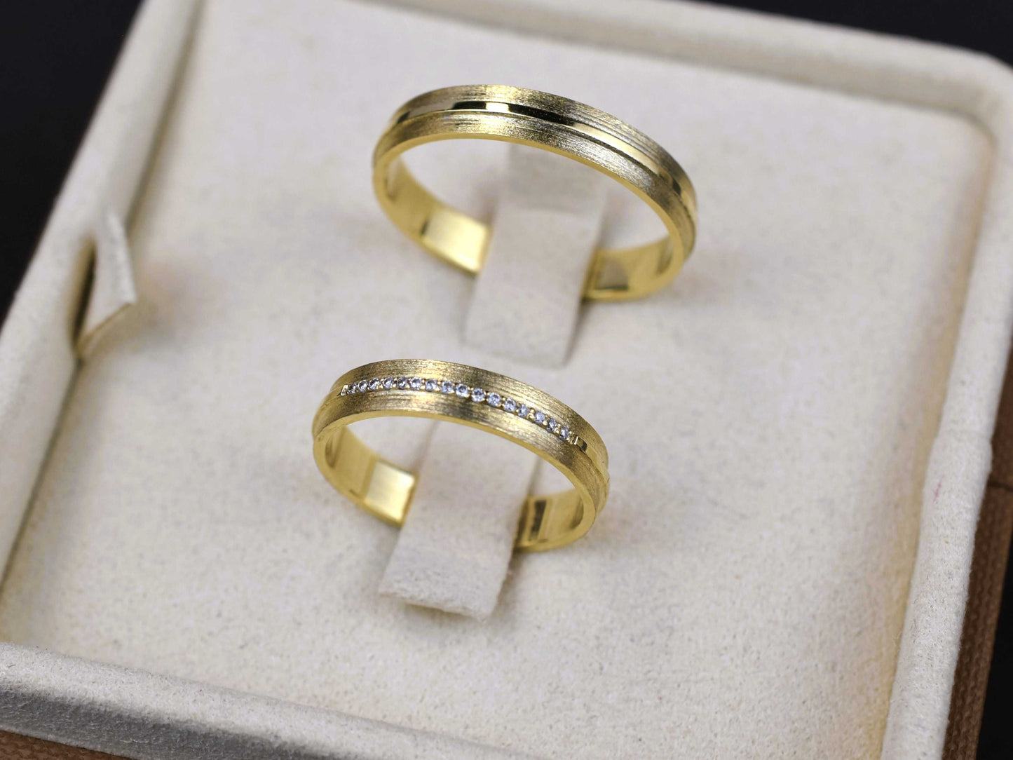 Zlati poročni prstani - rumeno zlato
