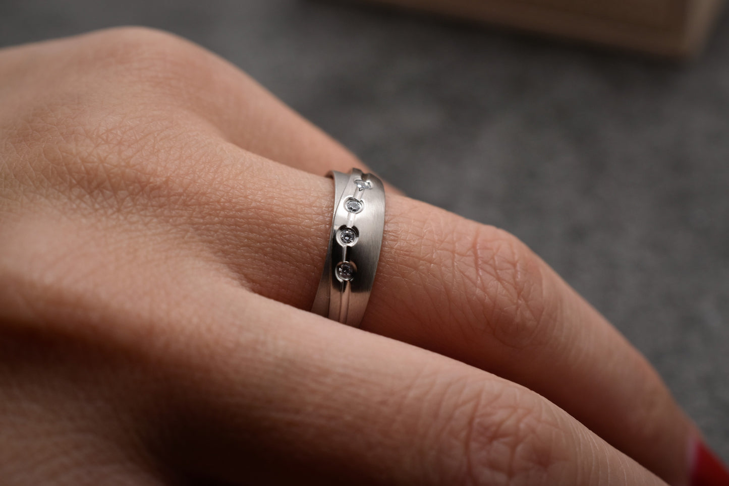 Jekleni poročni prstani JP111