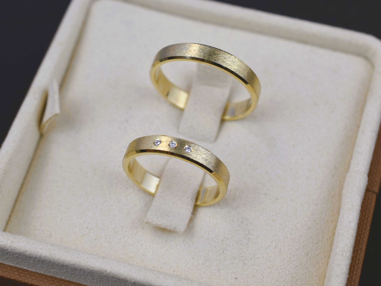 Zlati poročni prstani - rumeno zlato