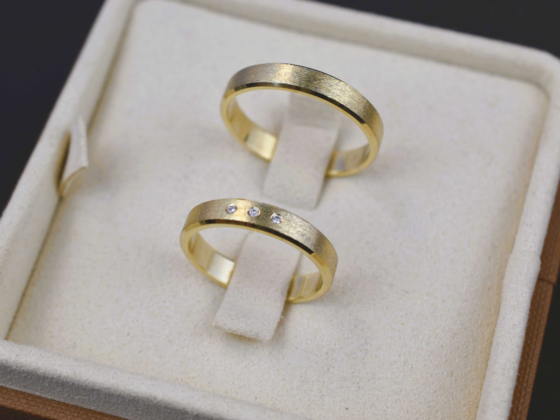 Zlati poročni prstani - rumeno zlato