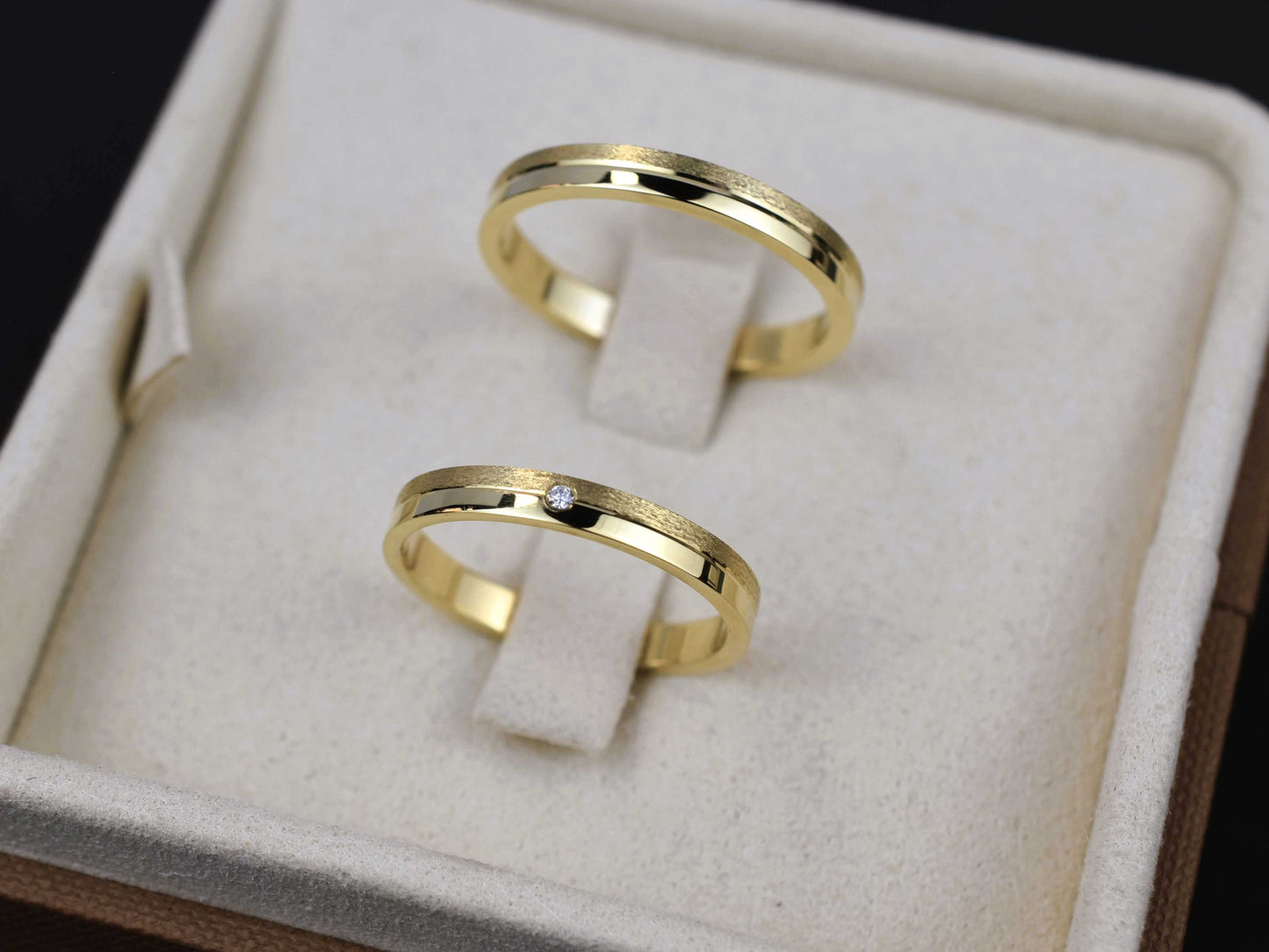 Zlati poročni prstani - rumeno zlato
