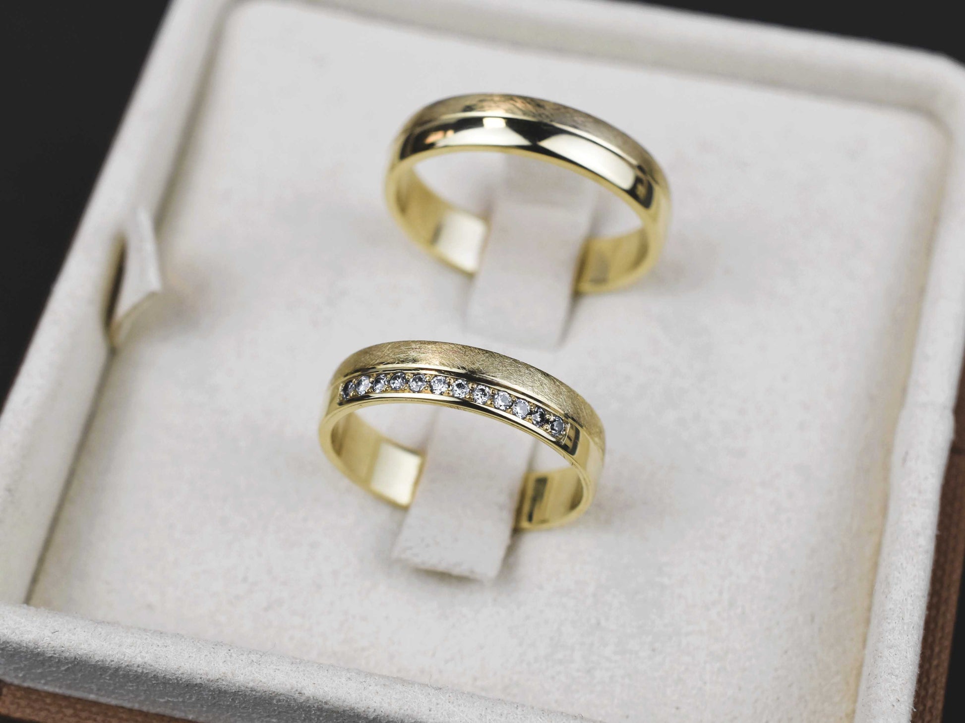 Zlati poročni prstani