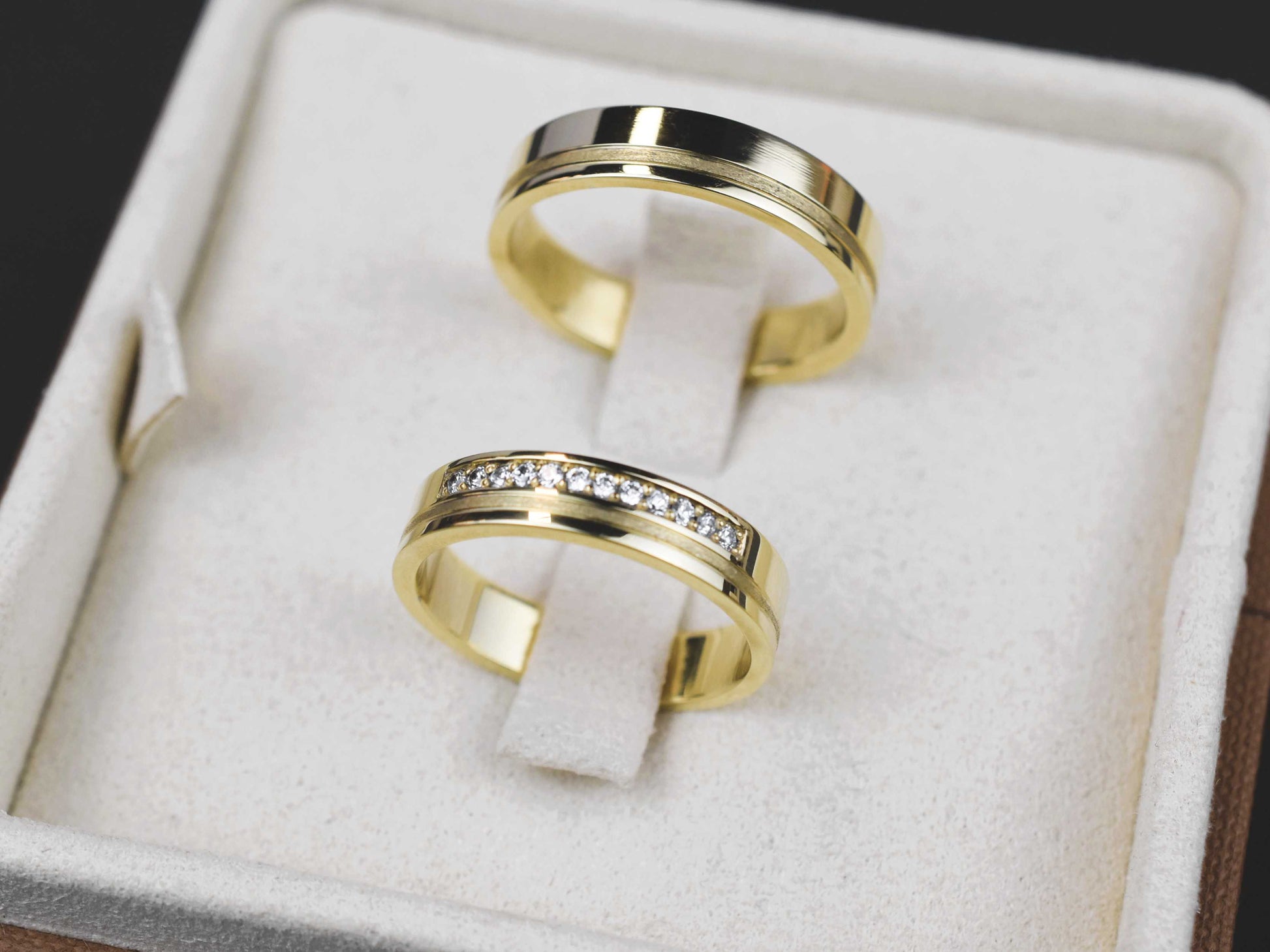 Zlati poročni prstani