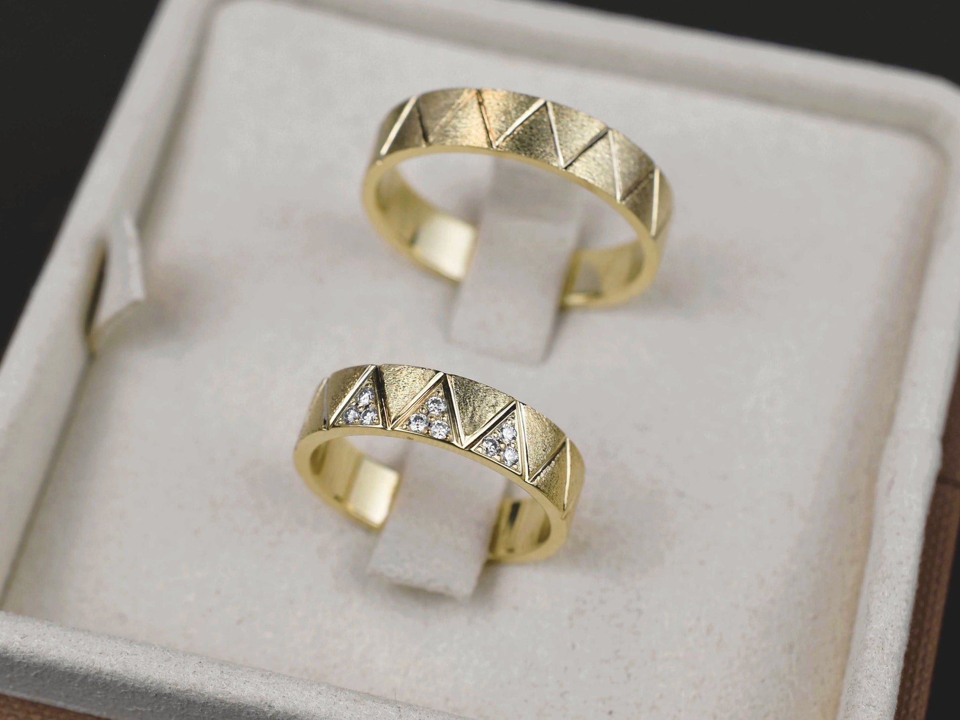 Zlati poročni prstani