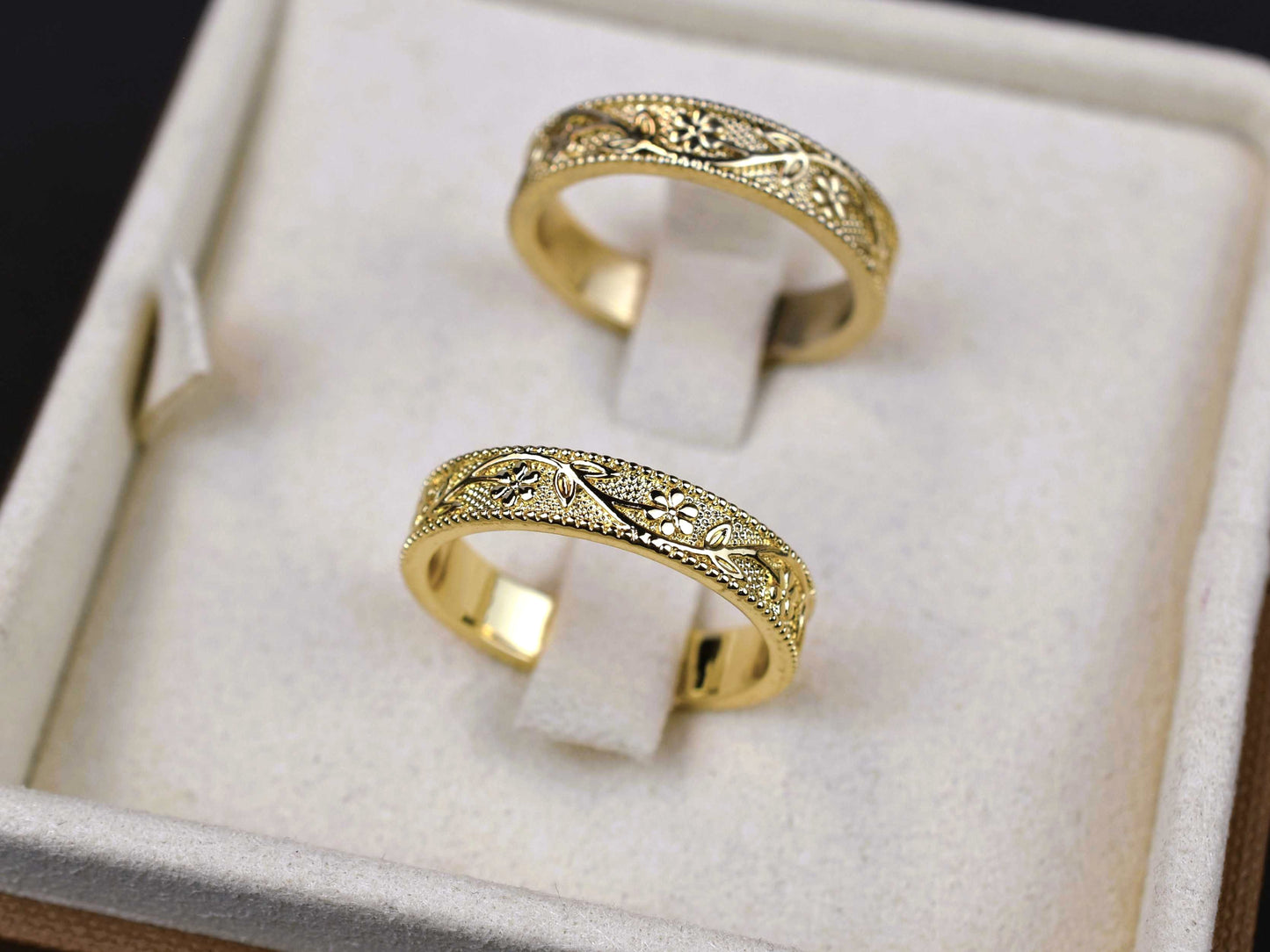 Zlati poročni prstani - rumeno zlato