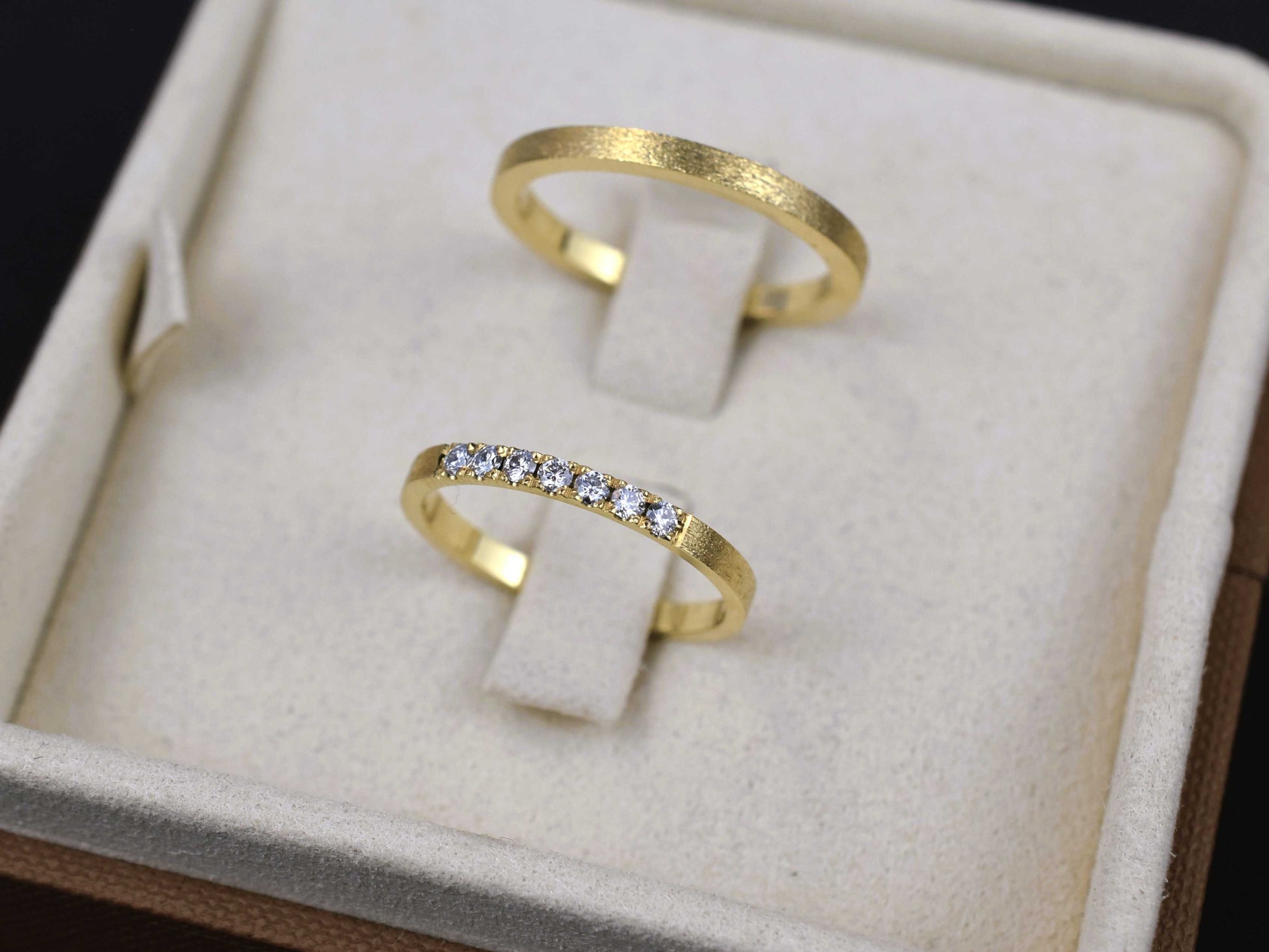 Zlati poročni prstani