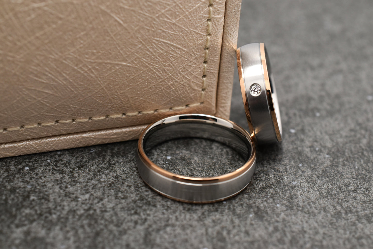 Jekleni poročni prstani JP120