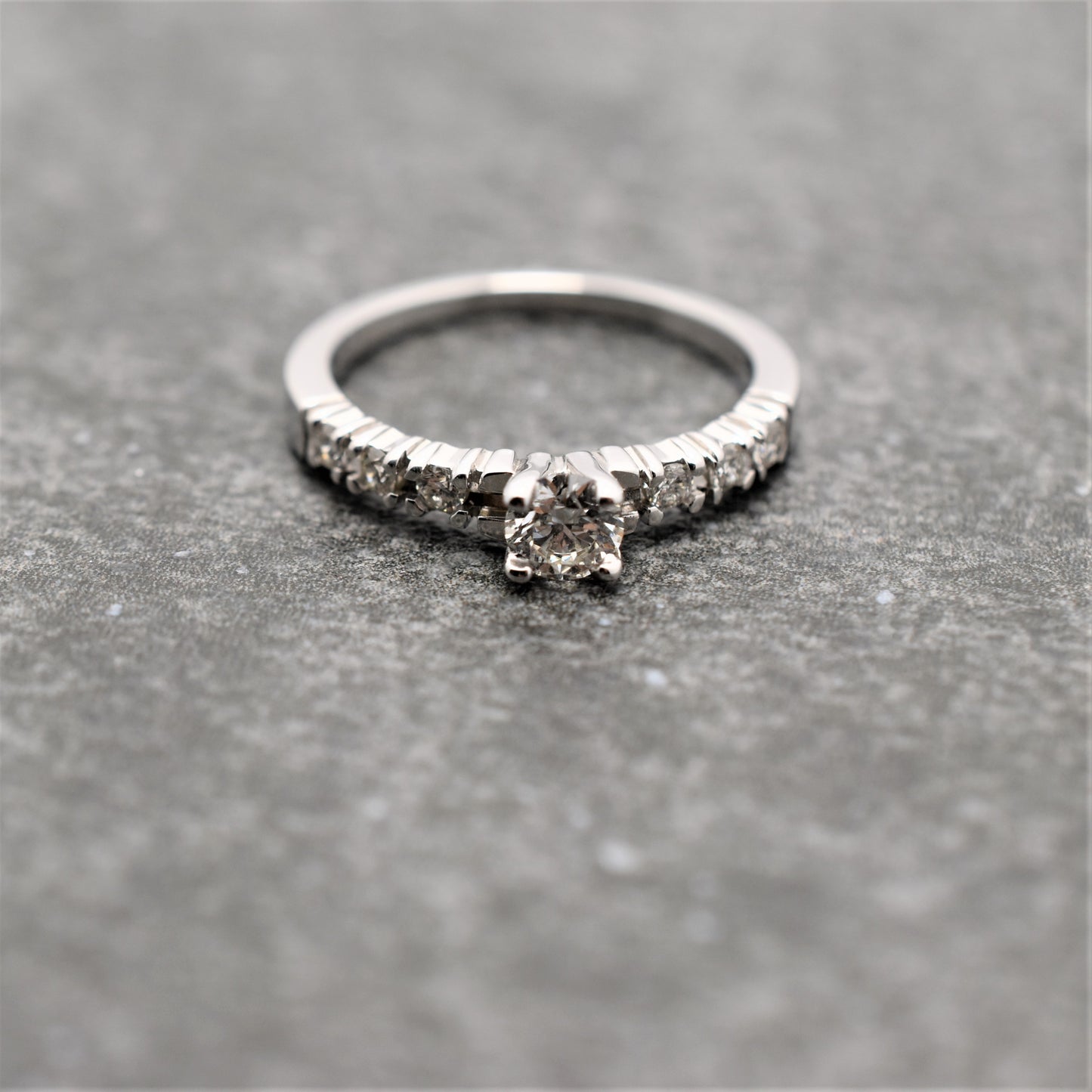 Diamantni zaročni prstan NR1890