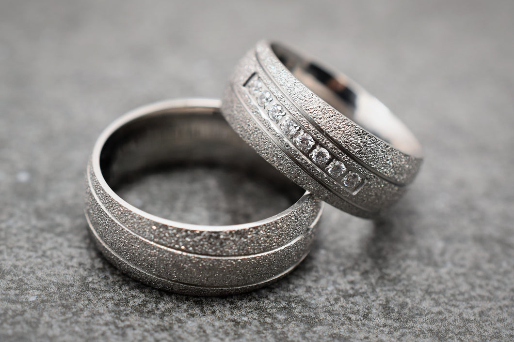 Jekleni poročni prstani JP104