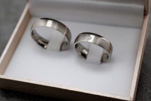 Jekleni poročni prstani JP115