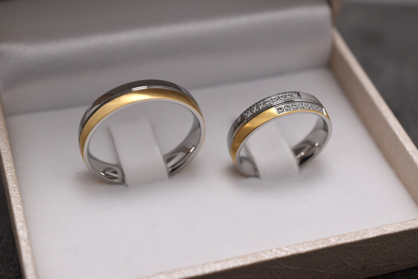 Jekleni poročni prstani JP123